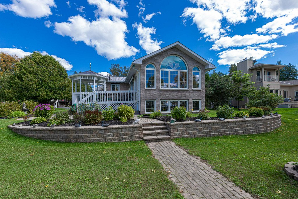 Dalhousie Lake, $949,000, 442 Hall Shore Drive, Mcdonald's Corners, Ontario  K0G 1M0 - Photo 1 - 40167040